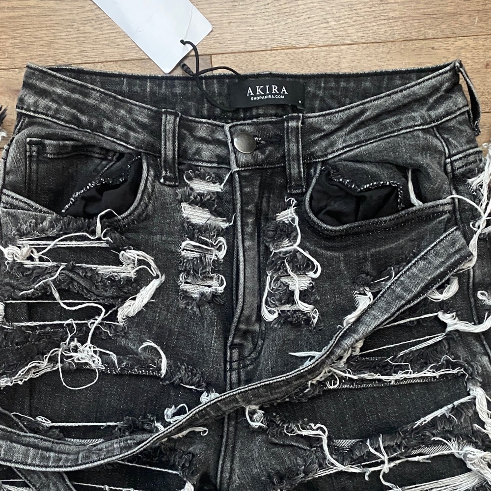 AKIRA SUPER DISTRESSED RELAXED FIT JEANS - Picture 2 of 12
